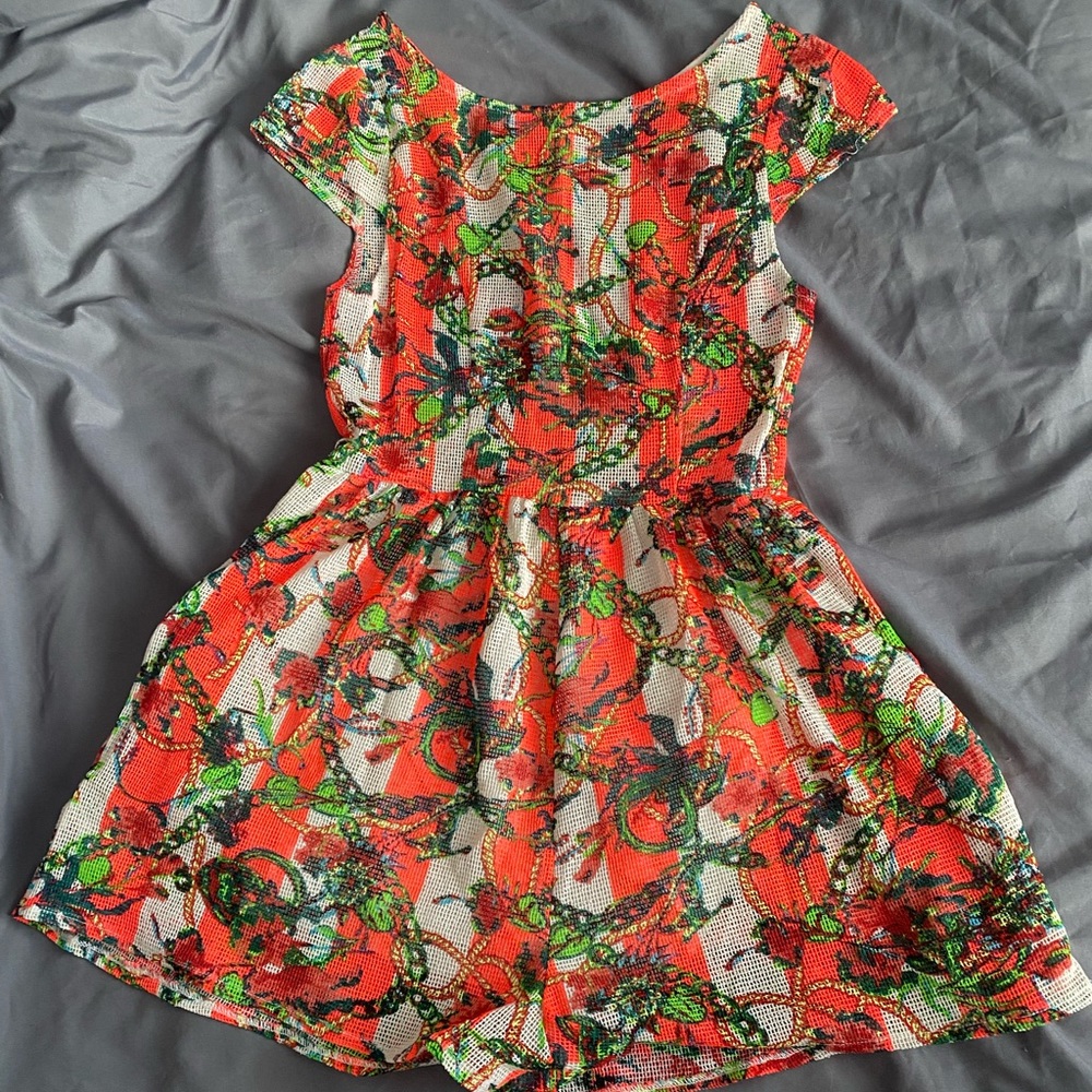 Floral romper with pockets